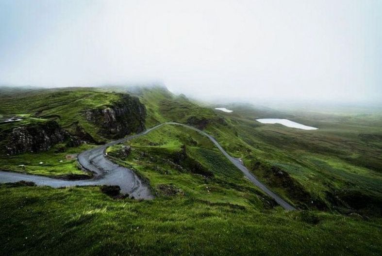 Collines brumeuses et landes des Highlands